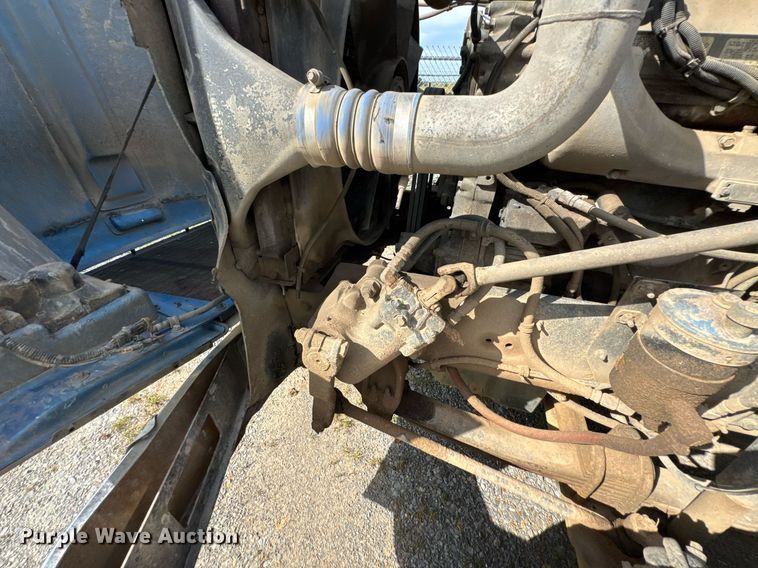 image for item DU9232 1998 Freightliner Conventional fuel truck