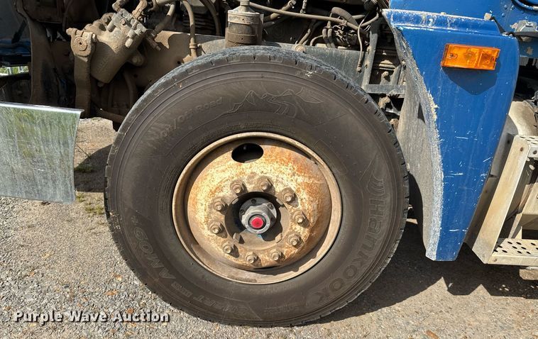 image for item DU9232 1998 Freightliner Conventional fuel truck