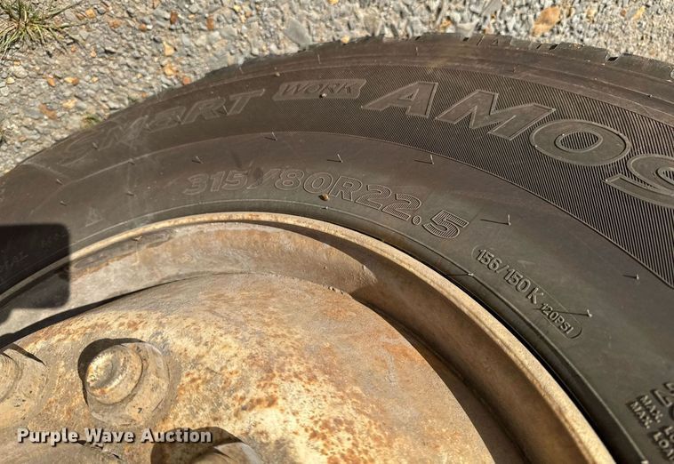 image for item DU9232 1998 Freightliner Conventional fuel truck