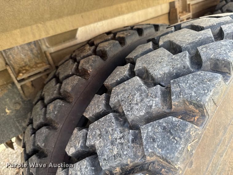 image for item DU9232 1998 Freightliner Conventional fuel truck