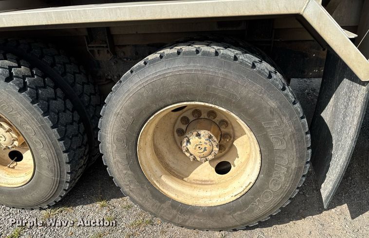 image for item DU9232 1998 Freightliner Conventional fuel truck