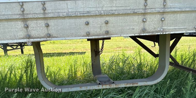 image for item DU9235 2000 Strick dry van trailer