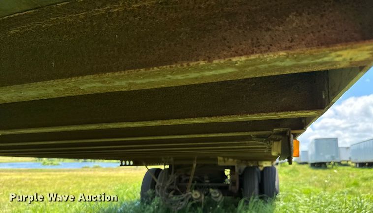 image for item DU9235 2000 Strick dry van trailer