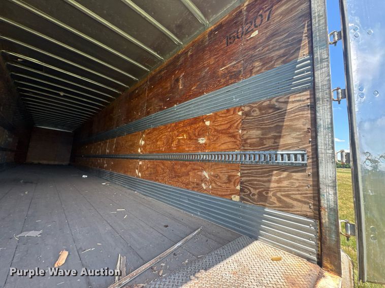image for item DU9235 2000 Strick dry van trailer