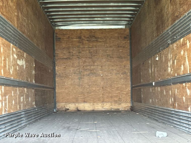 image for item DU9235 2000 Strick dry van trailer