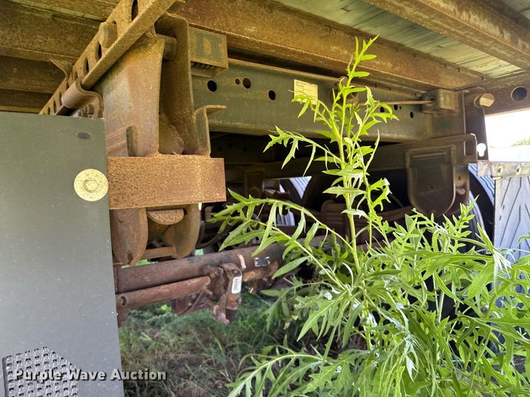 image for item DU9235 2000 Strick dry van trailer