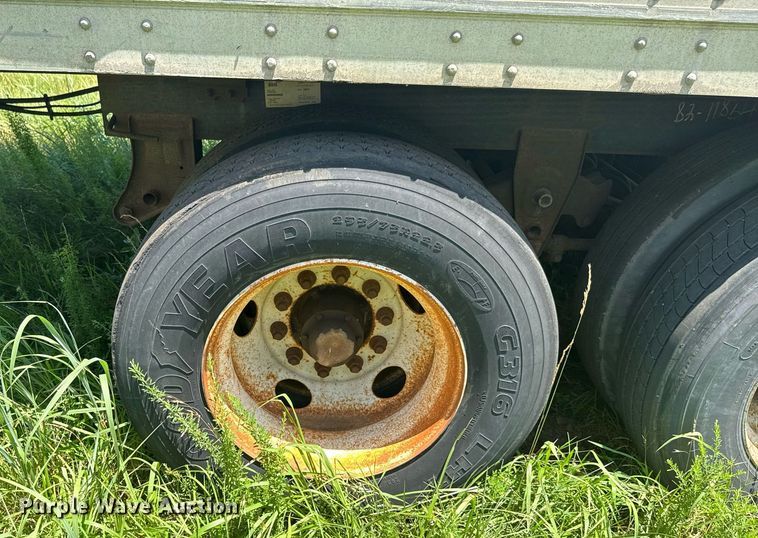 image for item DU9235 2000 Strick dry van trailer