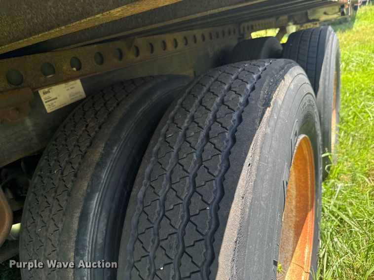 image for item DU9235 2000 Strick dry van trailer