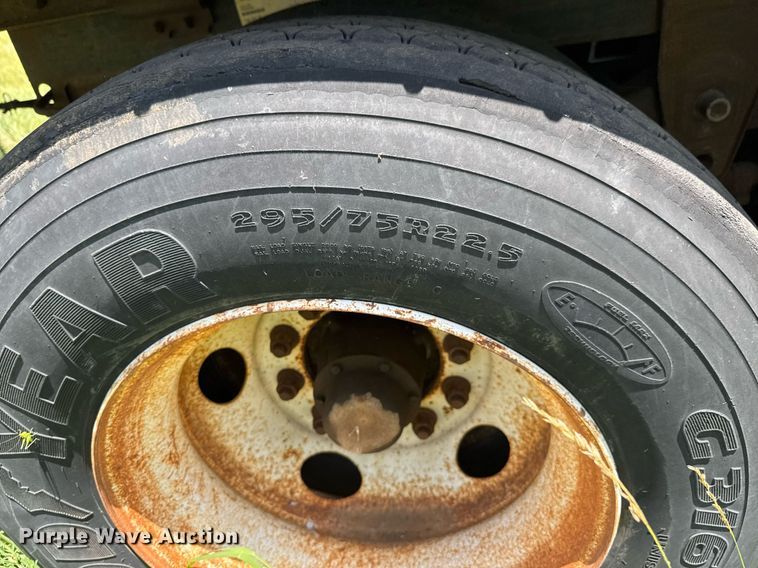 image for item DU9235 2000 Strick dry van trailer