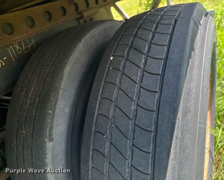 image for item DU9235 2000 Strick dry van trailer