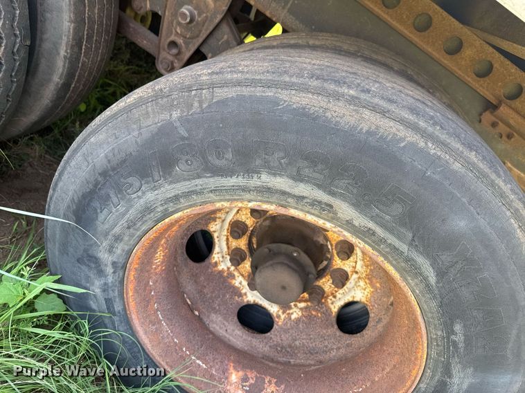 image for item DU9235 2000 Strick dry van trailer