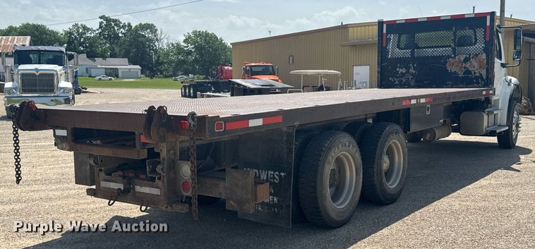 image for item DU9948 2004 Freightliner Business Class M2 flatbed truck