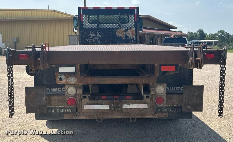 image for item DU9948 2004 Freightliner Business Class M2 flatbed truck