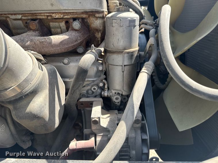 image for item DU9948 2004 Freightliner Business Class M2 flatbed truck