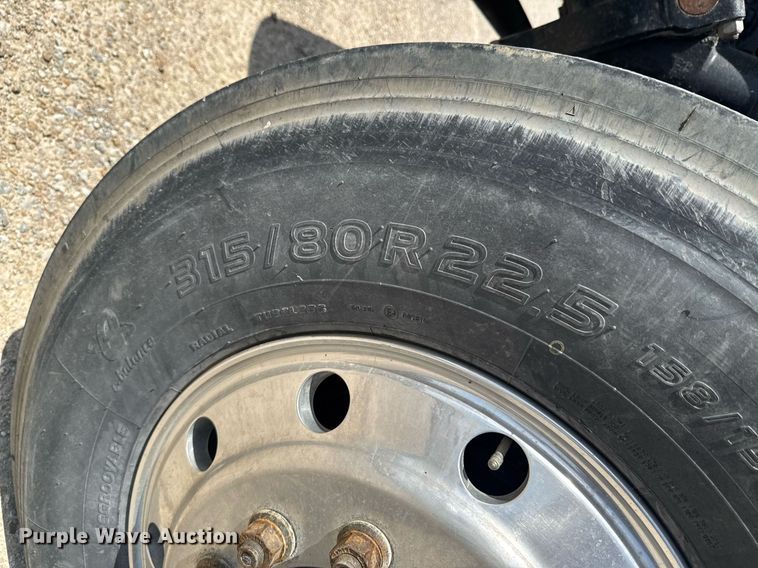 image for item DU9948 2004 Freightliner Business Class M2 flatbed truck