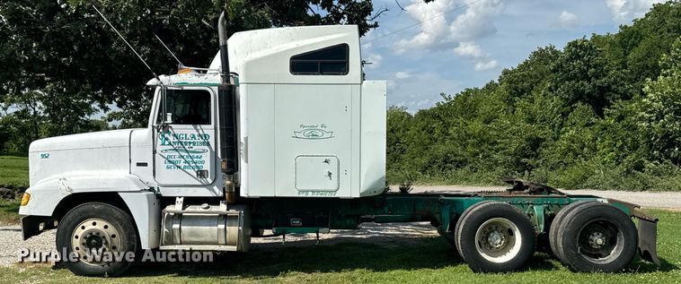 image for item DU9952 1993 Freightliner FLD semi truck