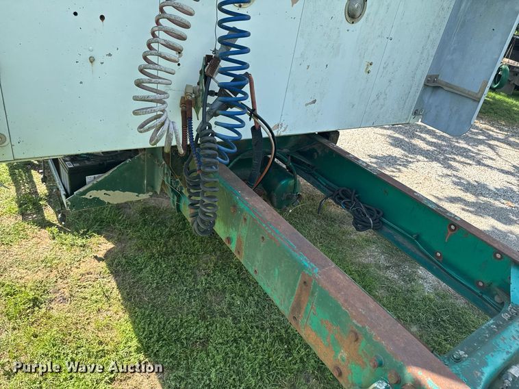 image for item DU9952 1993 Freightliner FLD semi truck