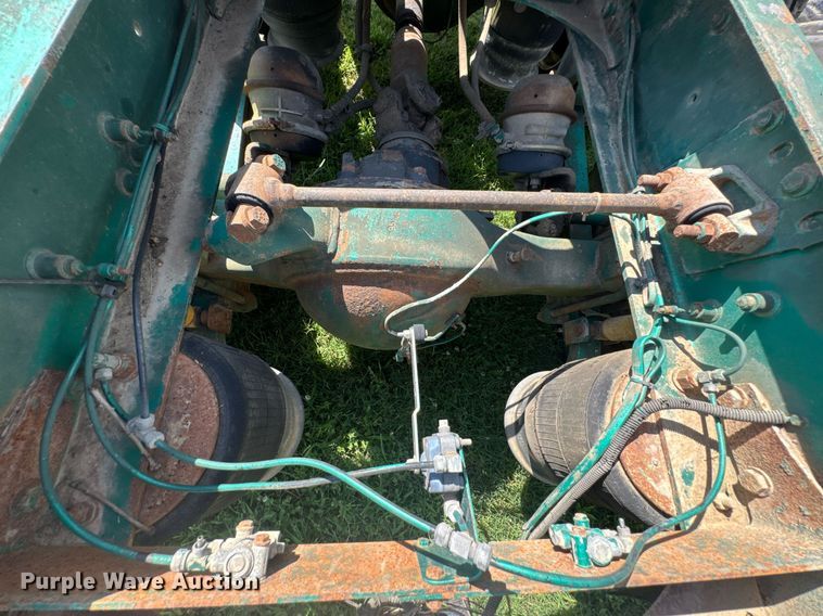 image for item DU9952 1993 Freightliner FLD semi truck