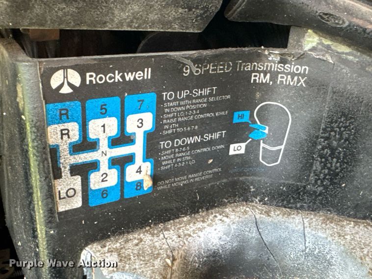 image for item DU9952 1993 Freightliner FLD semi truck