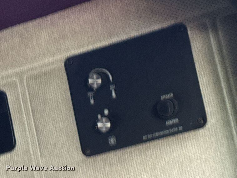 image for item DU9952 1993 Freightliner FLD semi truck