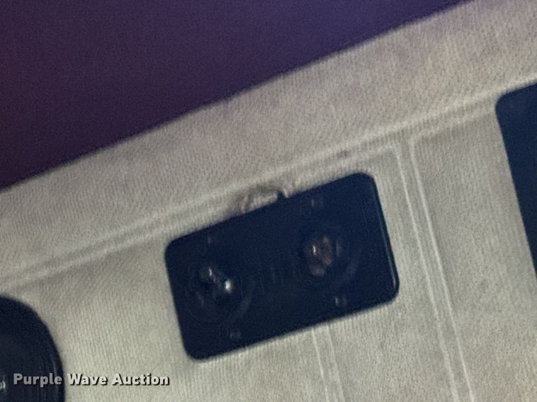 image for item DU9952 1993 Freightliner FLD semi truck