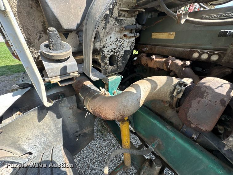 image for item DU9952 1993 Freightliner FLD semi truck