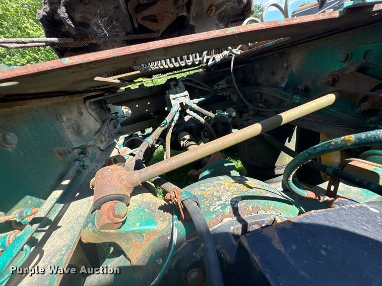 image for item DU9952 1993 Freightliner FLD semi truck