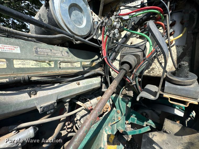 image for item DU9952 1993 Freightliner FLD semi truck