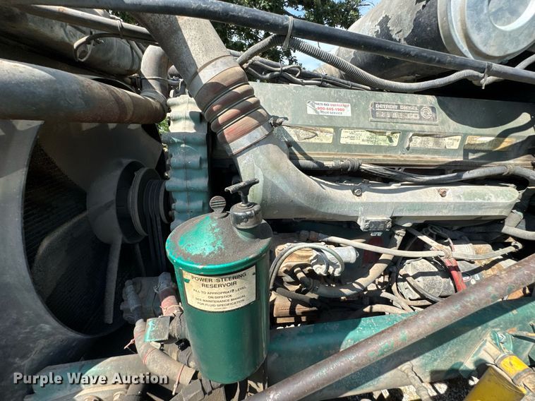 image for item DU9952 1993 Freightliner FLD semi truck