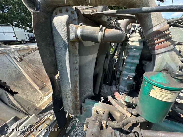 image for item DU9952 1993 Freightliner FLD semi truck