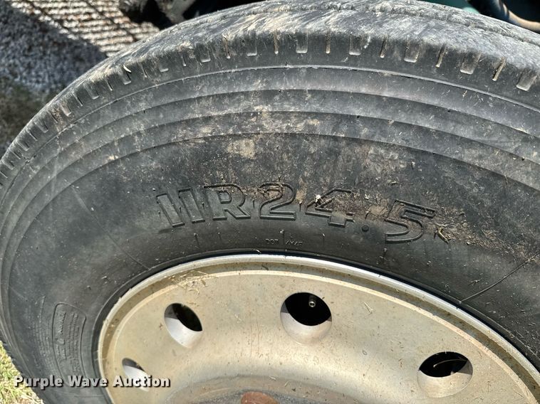 image for item DU9952 1993 Freightliner FLD semi truck