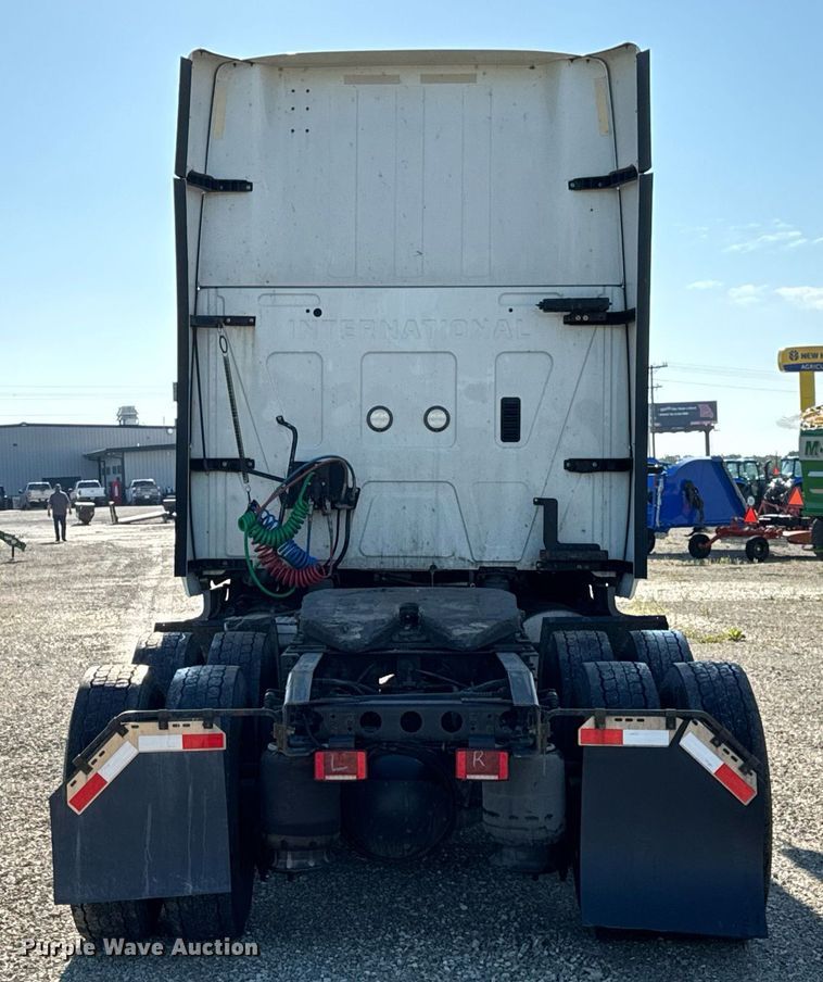 image for item DV4119 2016 International ProStar 122 semi truck