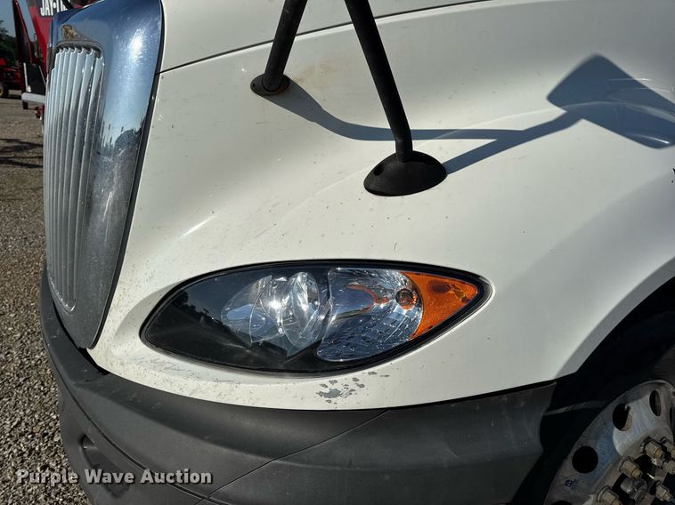 image for item DV4119 2016 International ProStar 122 semi truck