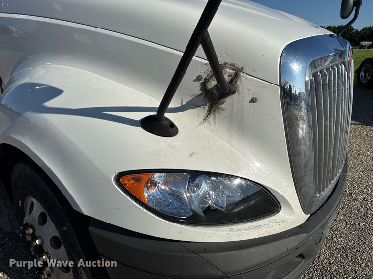 image for item DV4119 2016 International ProStar 122 semi truck