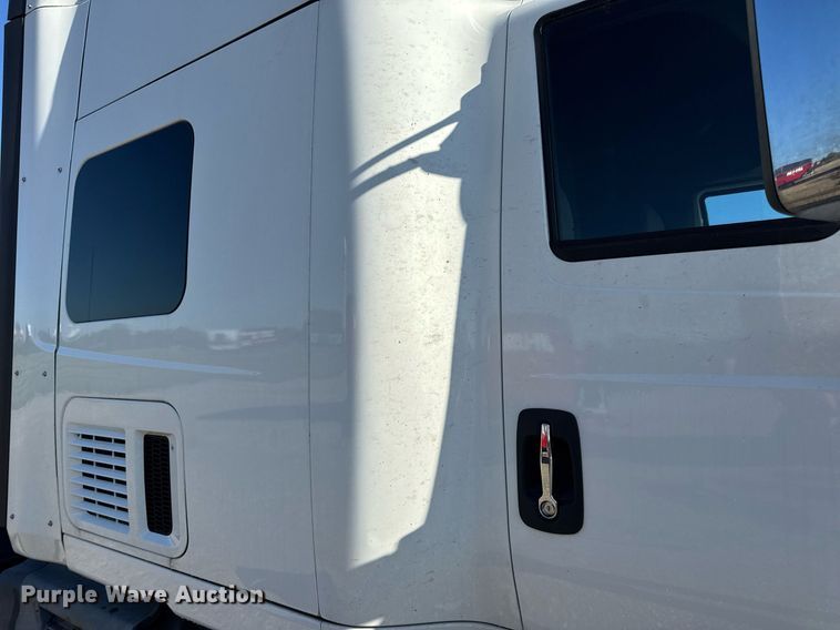 image for item DV4119 2016 International ProStar 122 semi truck