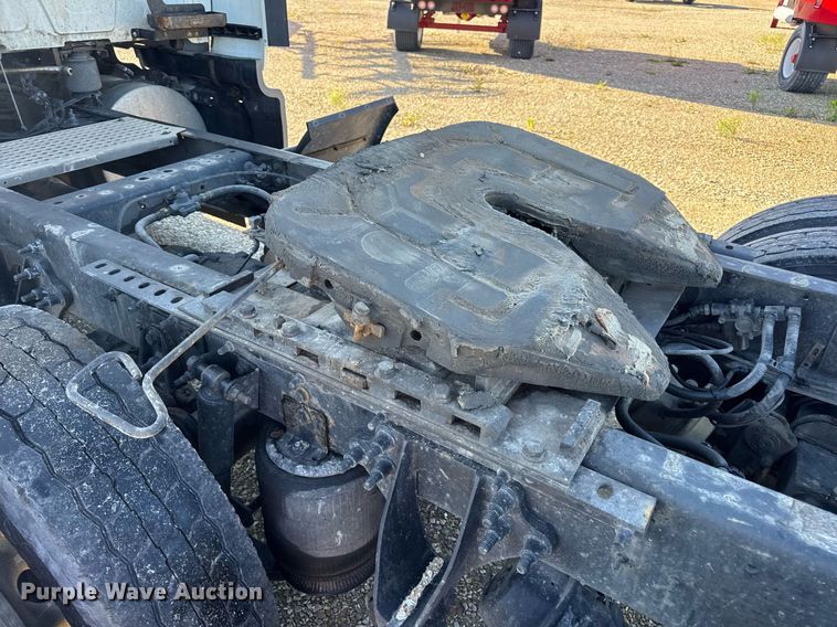 image for item DV4119 2016 International ProStar 122 semi truck