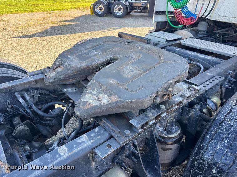 image for item DV4119 2016 International ProStar 122 semi truck