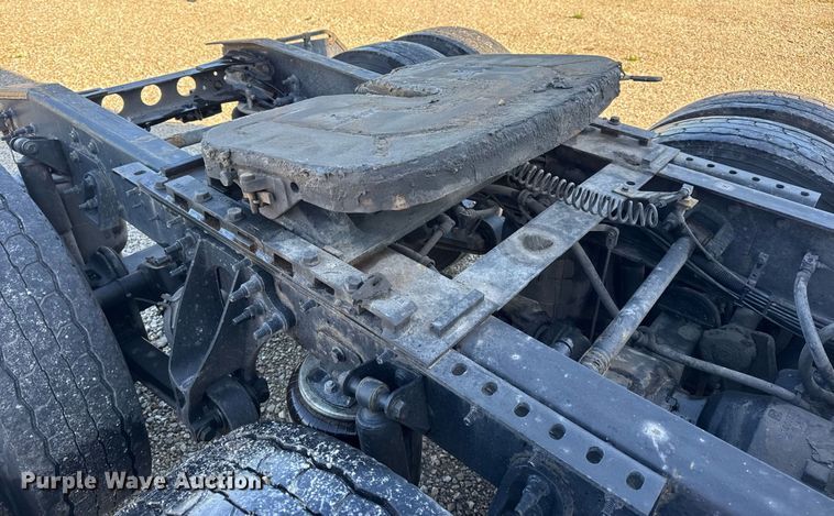 image for item DV4119 2016 International ProStar 122 semi truck