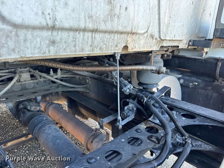 image for item DV4119 2016 International ProStar 122 semi truck
