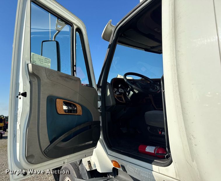 image for item DV4119 2016 International ProStar 122 semi truck