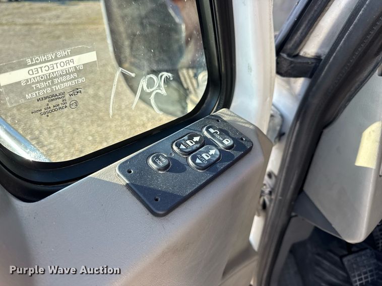 image for item DV4119 2016 International ProStar 122 semi truck