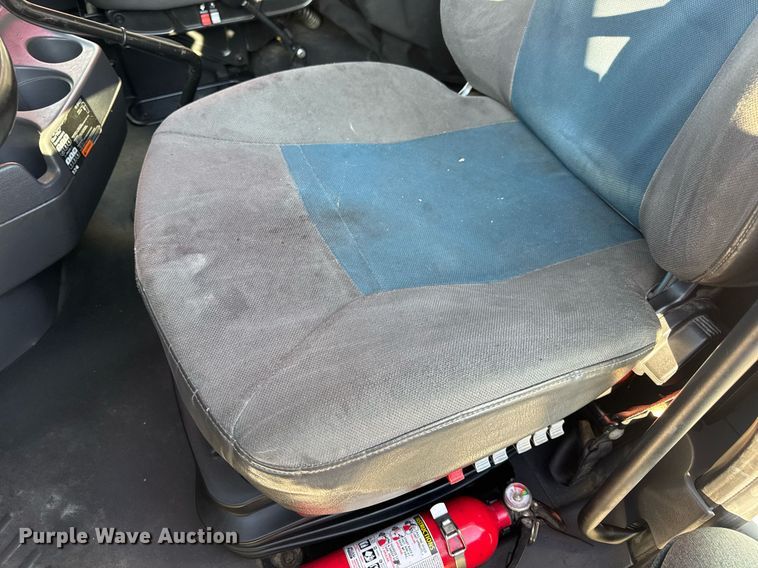 image for item DV4119 2016 International ProStar 122 semi truck