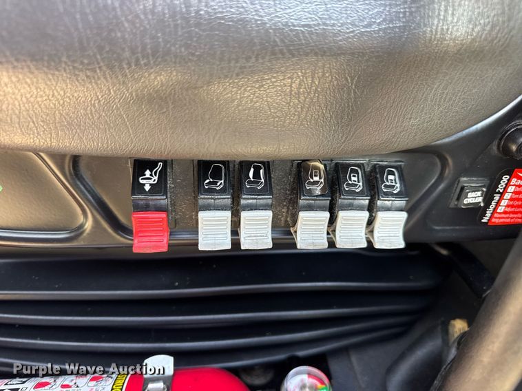 image for item DV4119 2016 International ProStar 122 semi truck