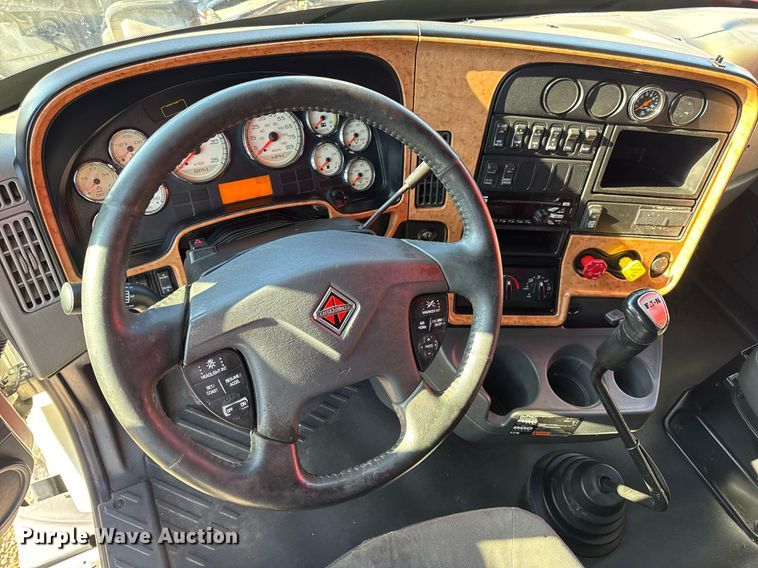 image for item DV4119 2016 International ProStar 122 semi truck