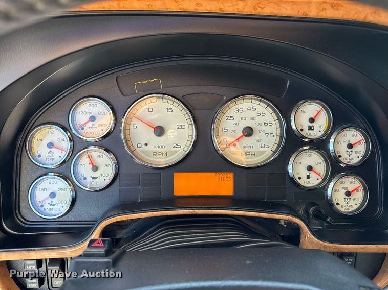 image for item DV4119 2016 International ProStar 122 semi truck