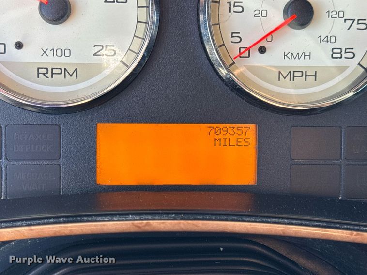 image for item DV4119 2016 International ProStar 122 semi truck