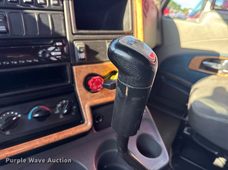 image for item DV4119 2016 International ProStar 122 semi truck