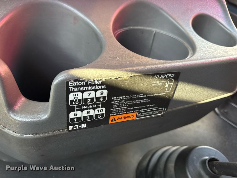 image for item DV4119 2016 International ProStar 122 semi truck