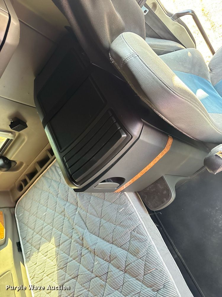 image for item DV4119 2016 International ProStar 122 semi truck