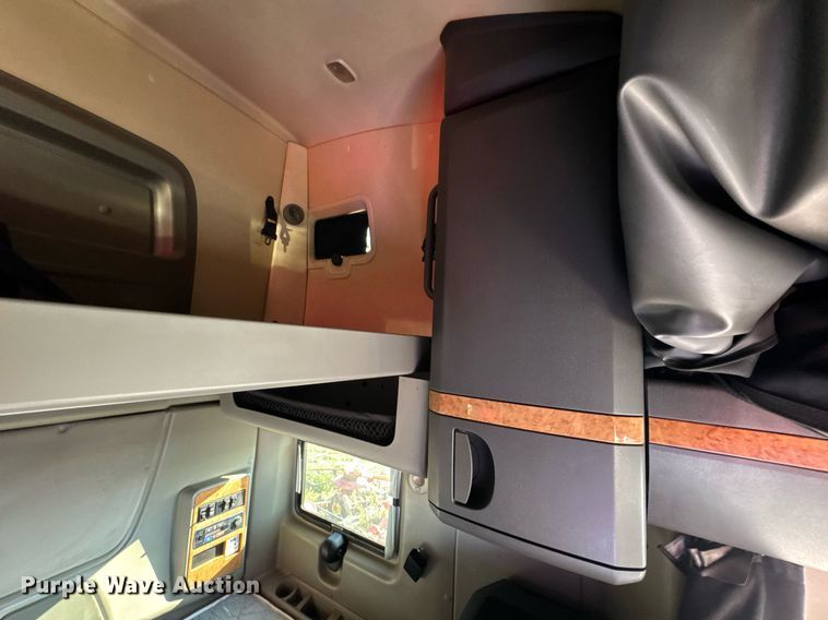 image for item DV4119 2016 International ProStar 122 semi truck